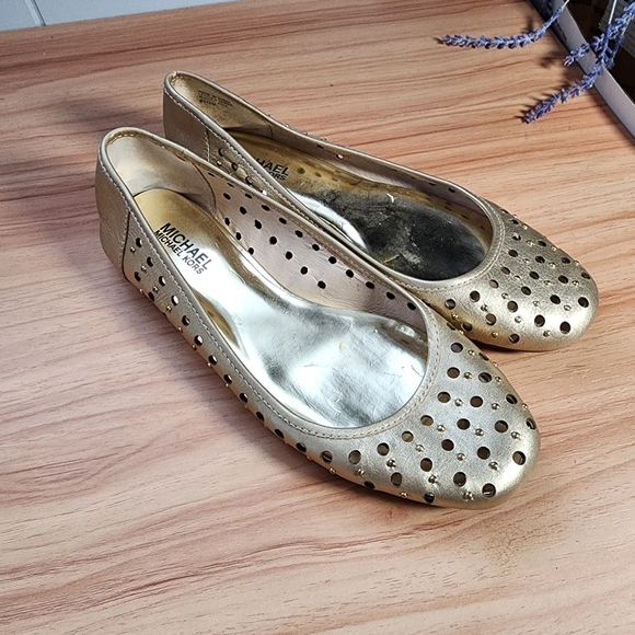 Michael Kors Gold Women's Flats 8.5 - Picture 1 of 8